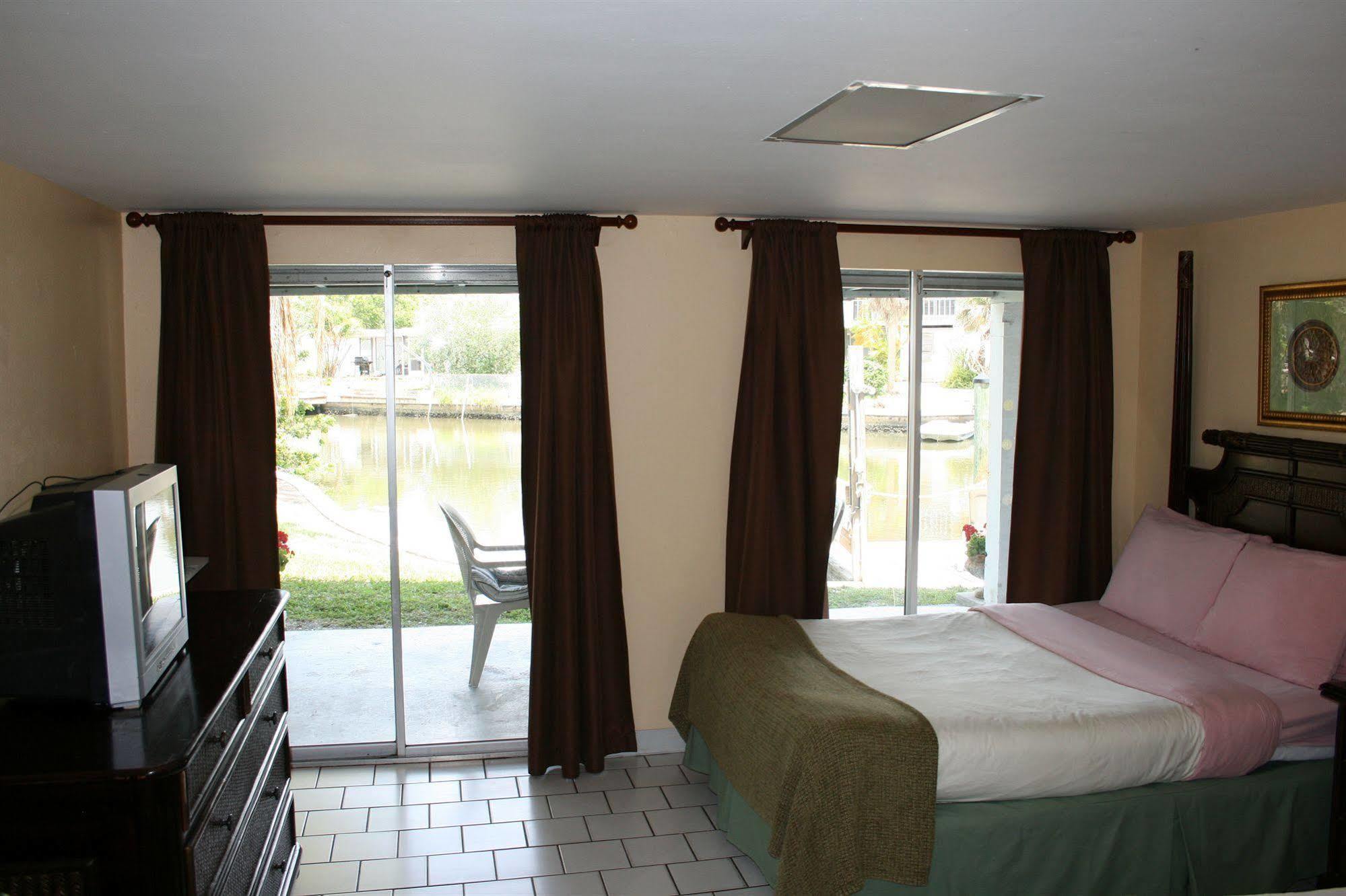 Hidden Harbor Suites Fort Myers Beach Extérieur photo